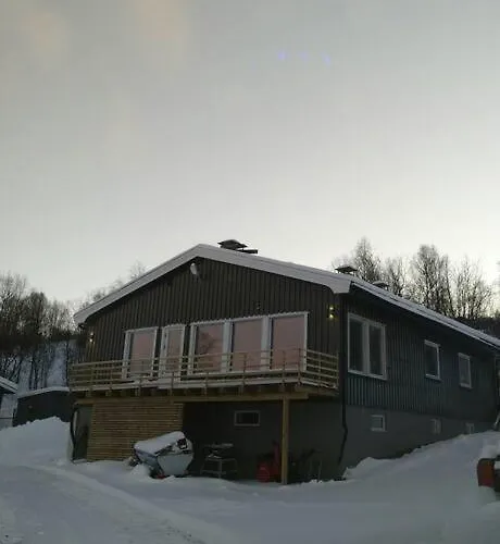 Hele Utleiebolig Aroybuktneset Ferienhaus Lyngseidet